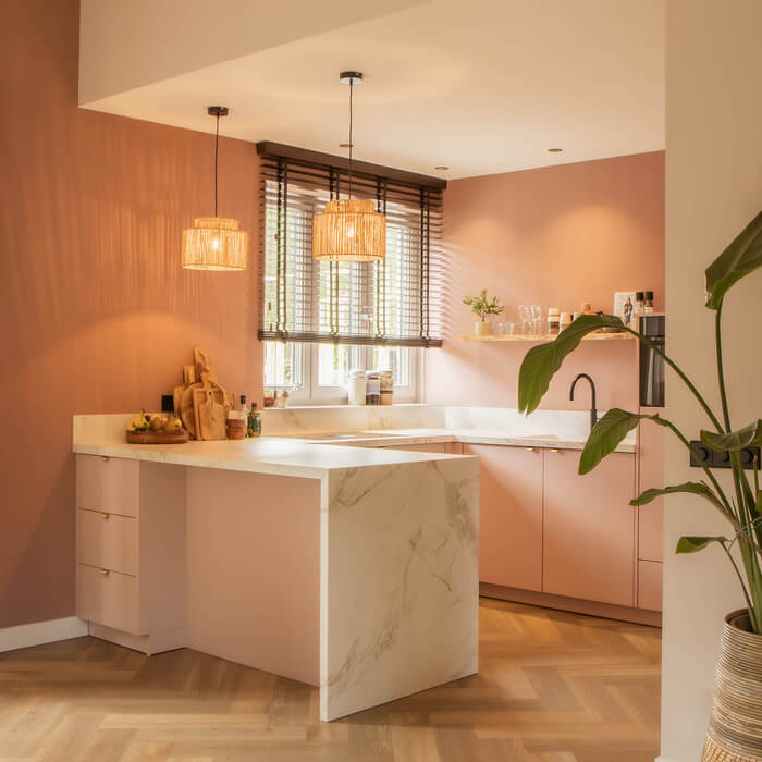 Keuken uitgelicht: roze Mereno Milano