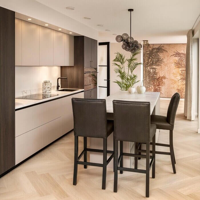 Binnenkijker: moderne City Chic keuken in Rotterdams penthouse