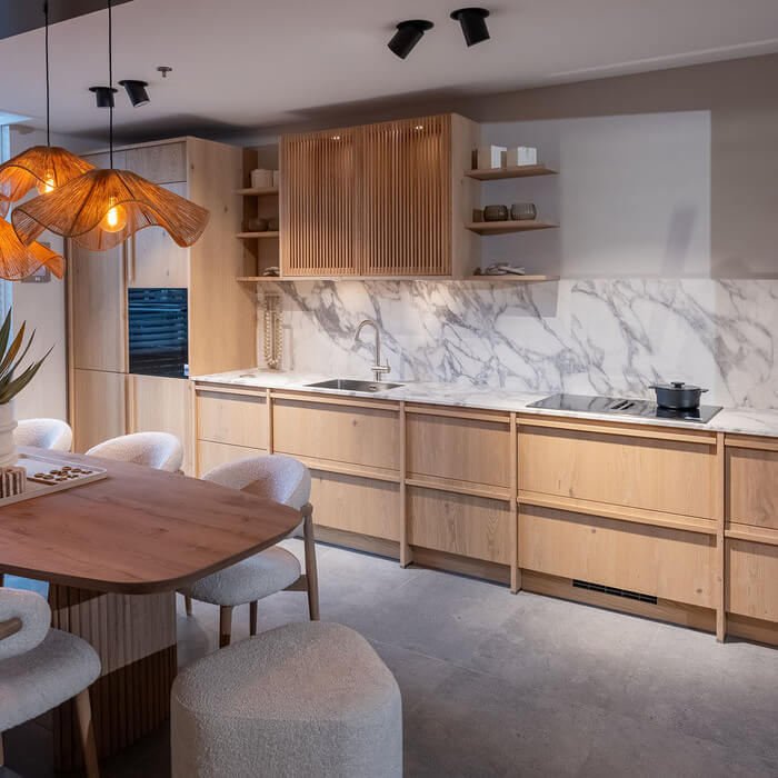 Ontdek de Japandi-trend met deze nieuwe Keller showroomkeuken