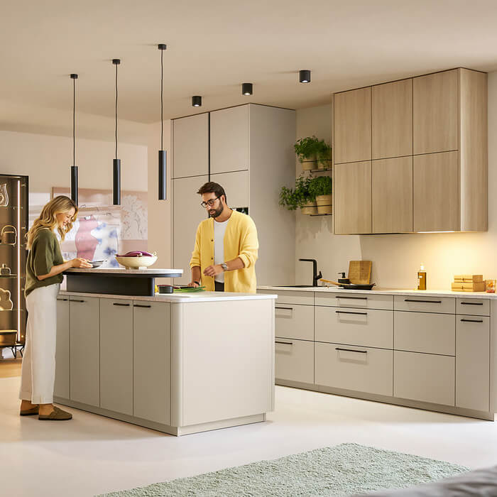 Schüller Salona: een serene keuken vol zachte vormen en lichte tinten