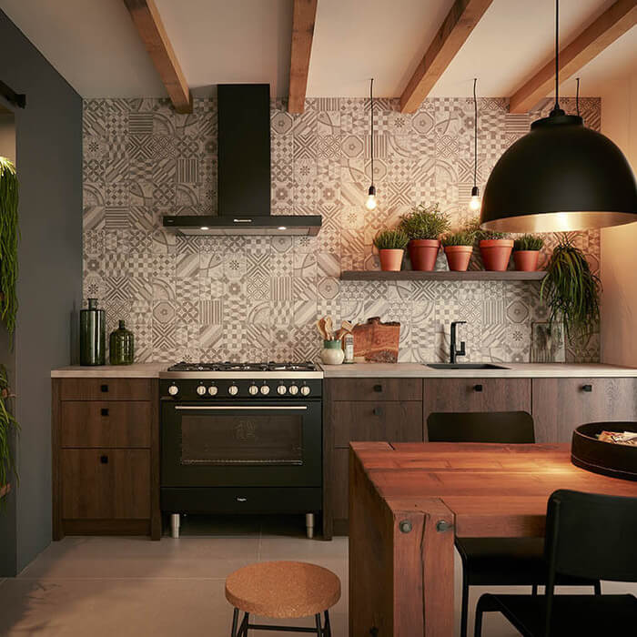 Keuken uitgelicht: Keller Raw Nature; klassieke keuken met ruw eiken fronten