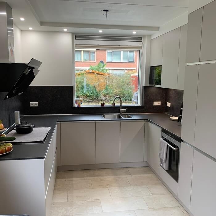 Binnenkijken in een Tieleman keuken in Puttershoek