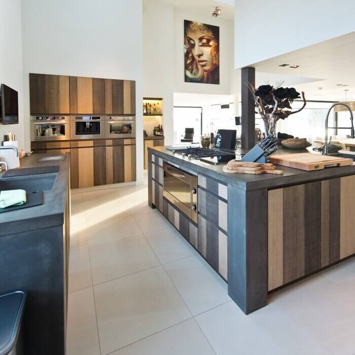 Prachtige handgemaakte (eiken)houten Tieleman-keuken in Brabant (Breda)