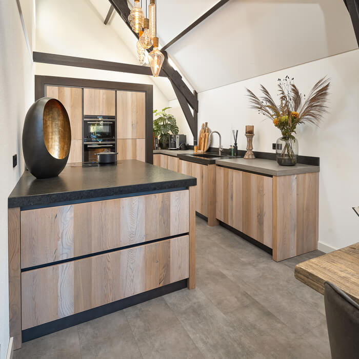 Suze van Business Class (RTL7) brengt bezoek aan partner Mereno in Meijel + Open Dagen Mereno