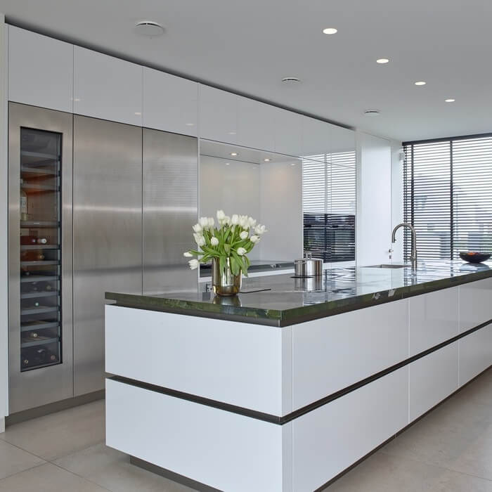 Binnenkijker: Geplaatste witte hoogglans Tieleman-keuken