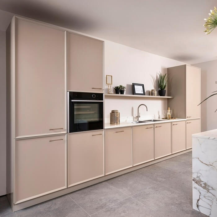 Nieuw uniek keukenmodel! Model City Chic (by Mereno) met bijzondere leatherlook keukenfronten