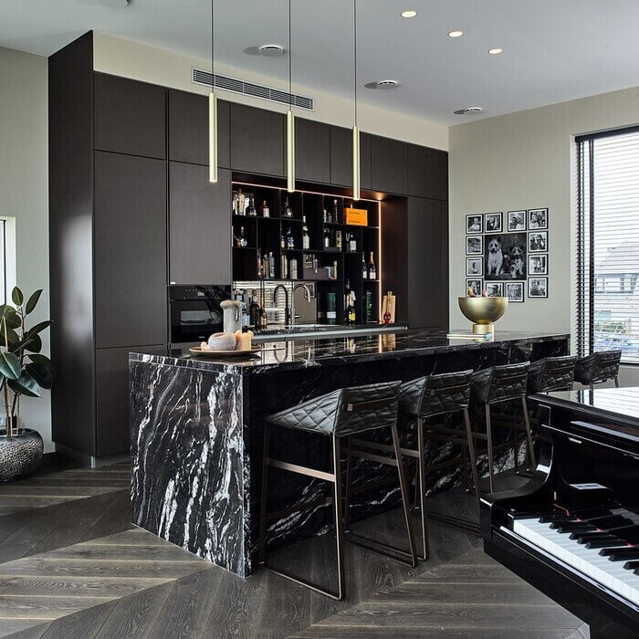 Binnenkijker: Snaidero keuken met gepolijst aanrechtblad en matlak fronten