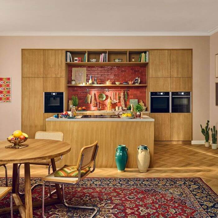 Suze van Business Class (RTL7) brengt bezoek aan NEFF in het Inspiratiehuis2020