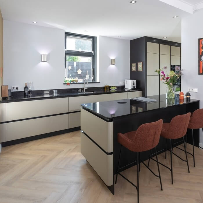 Binnenkijker: Geplaatste Snaidero keuken in champagne kleur