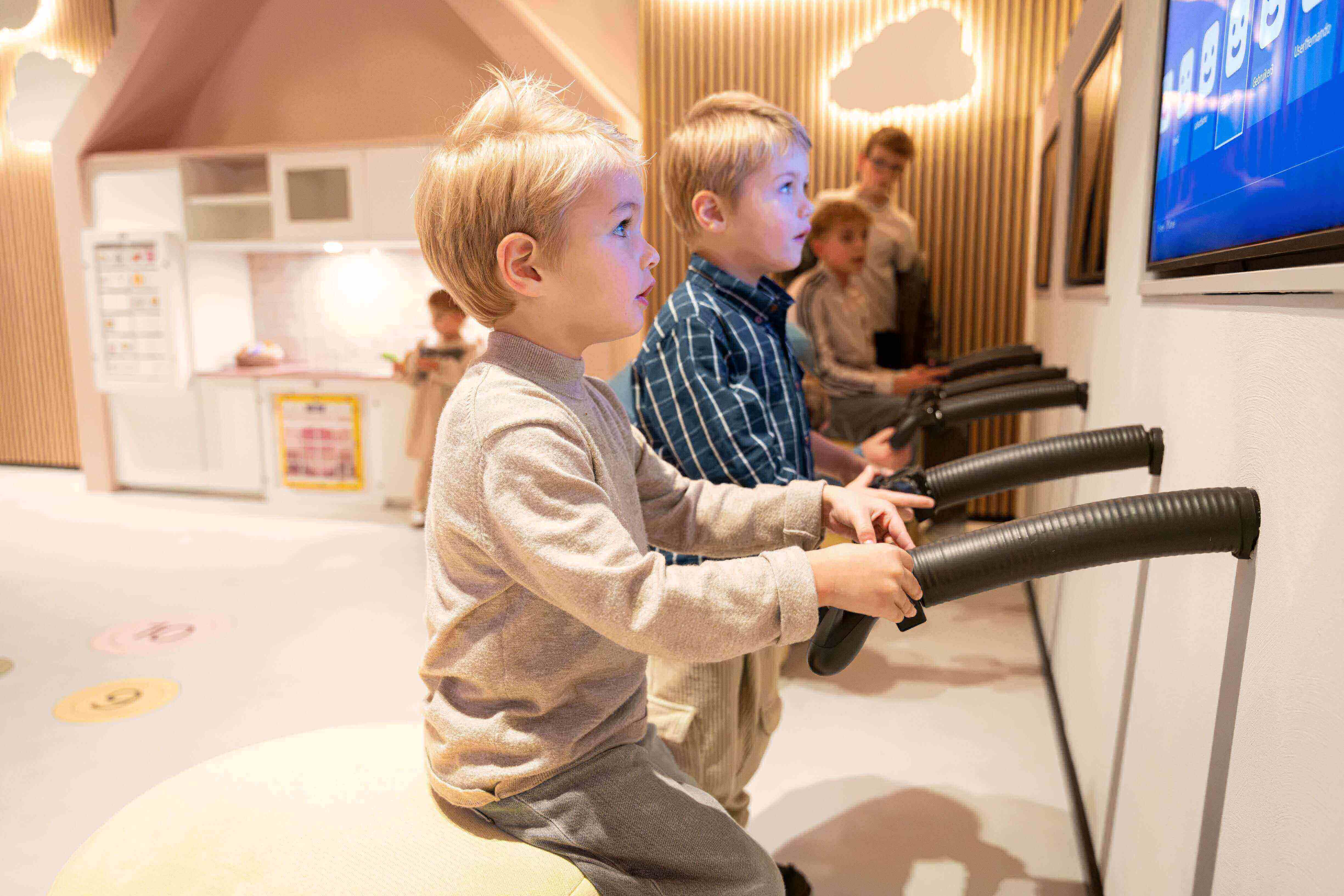 Keukens Spijkenisse showroom kinderen Tieleman Keukens
