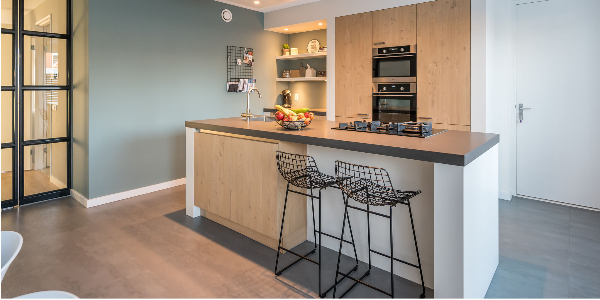 Keukeninspiratie; keuken met kookeiland en bar