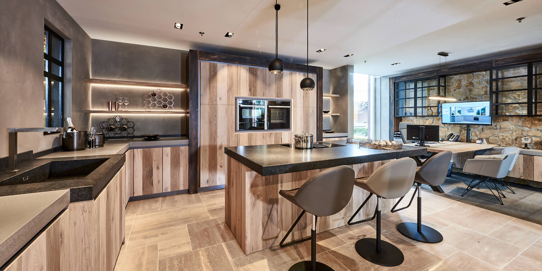 Keuken hout met zwart: trendy & luxueus