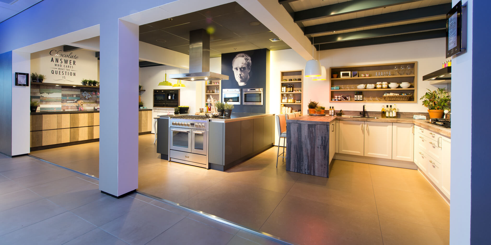 Bezoek 2e Paasdag onze showroom en bekijk alle showroomaanbiedingen