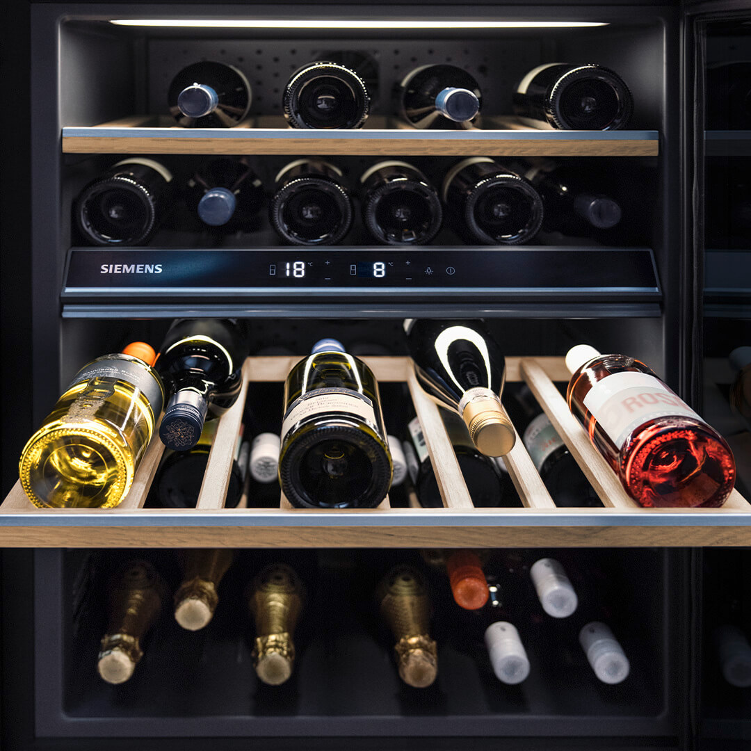Keukeninspiratie: Siemens wijnklimaatkast; Geniet van de pure smaak van uw  wijncollectie - Tieleman Keukens