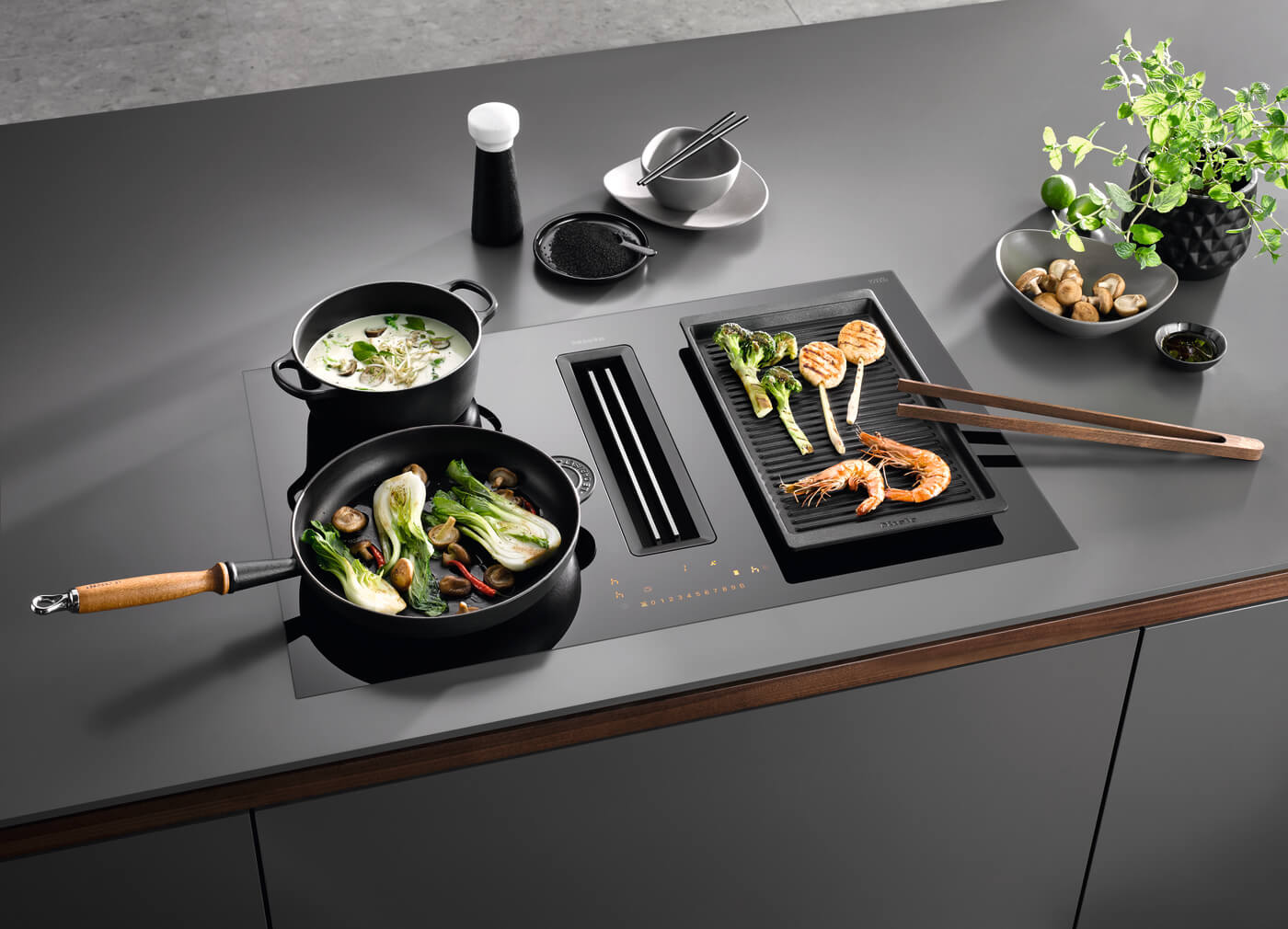 Grillen op de inductiekookplaat van Miele