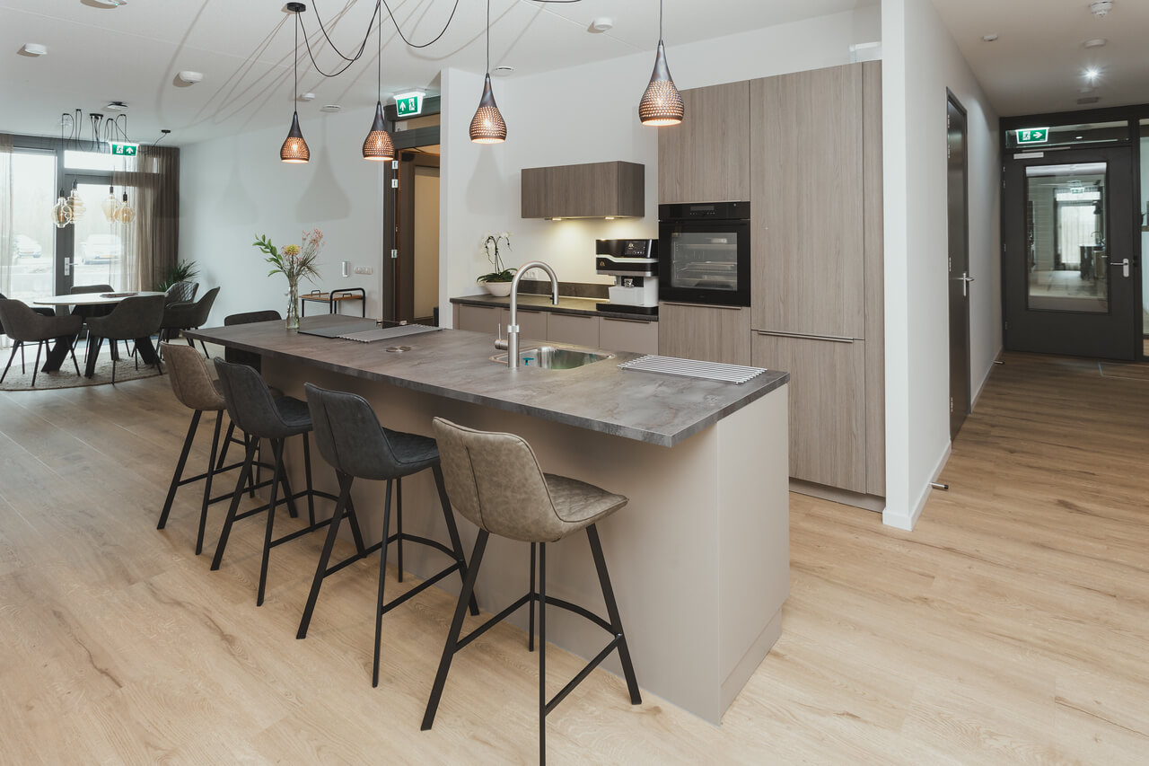 Bedrijfskeukens en zorgkeukens door Tieleman Keukens