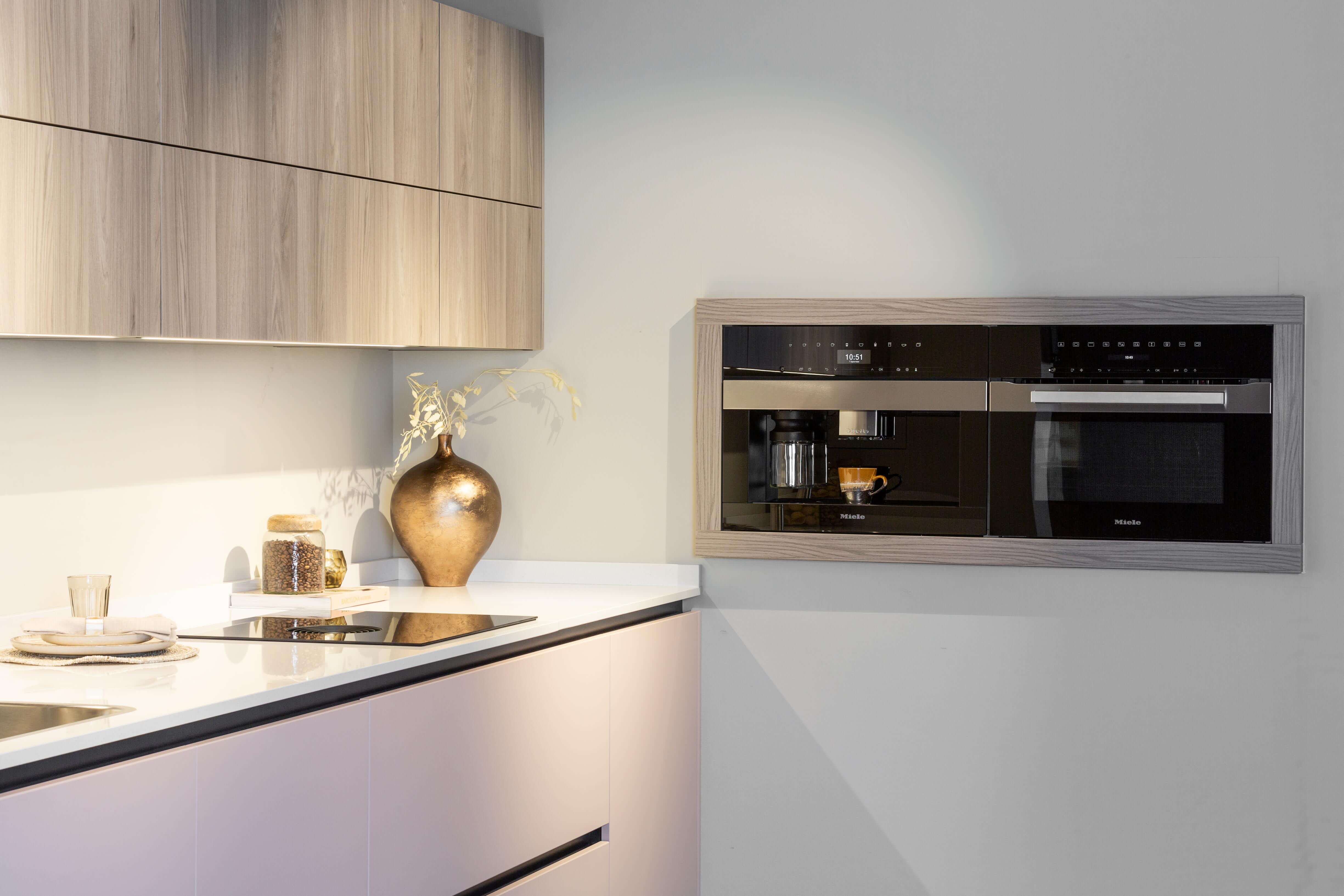 Zachtroze fluweelmat, Essen imitatie keuken