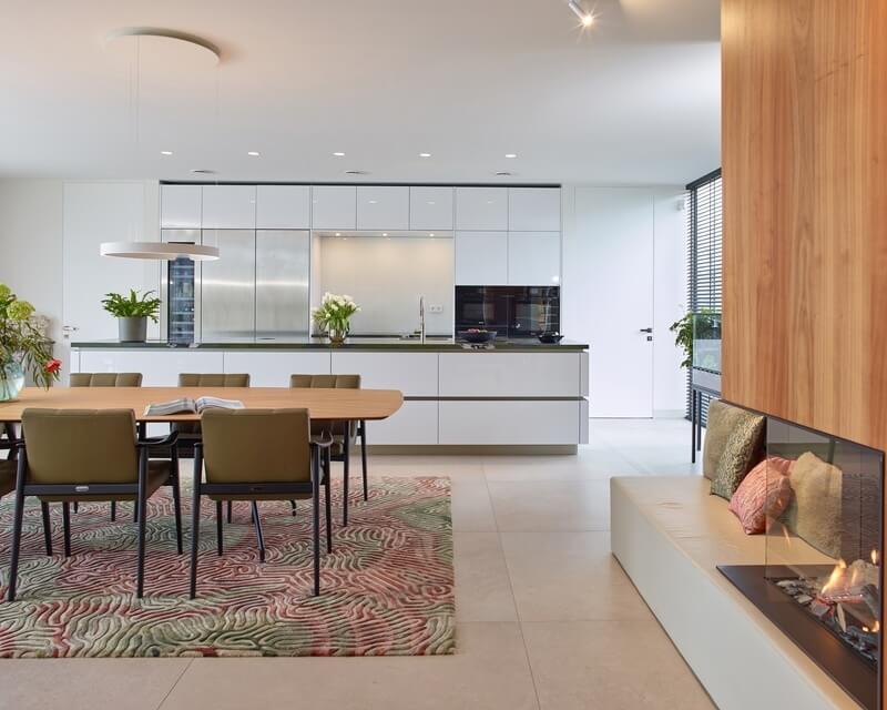Binnenkijker: Moderne witte hoogglans design keuken in Numansdorp