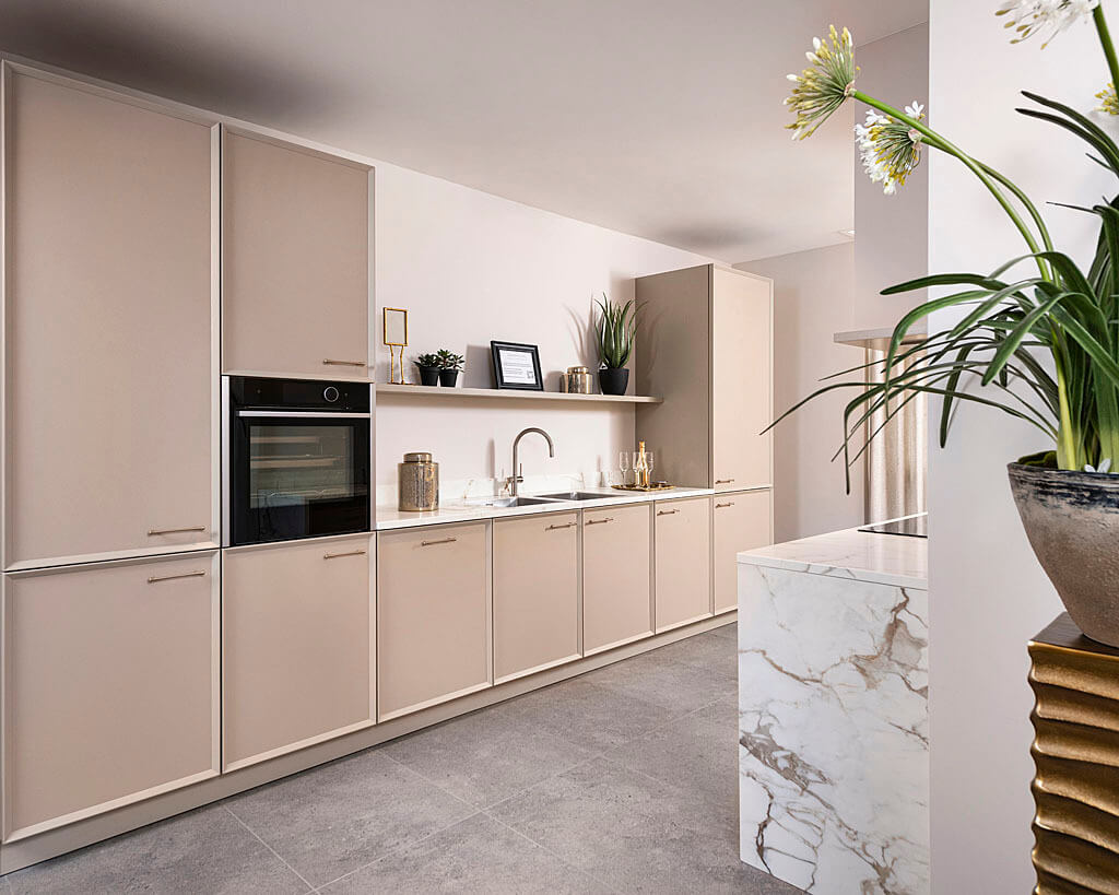 Tieleman-Maison Sucre moderne City Chic keuken (by Mereno) met leatherlook fronten