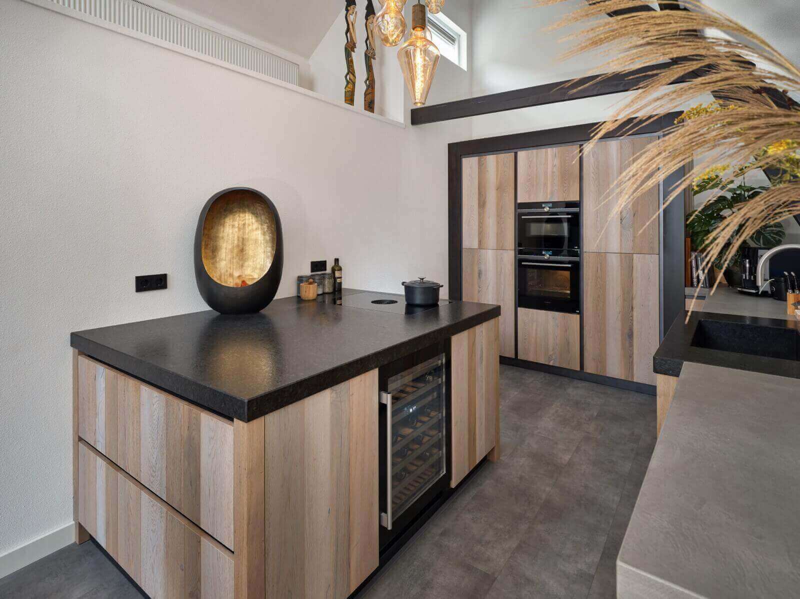 Geplaatste houten Mereno keuken in verschillende houttinten