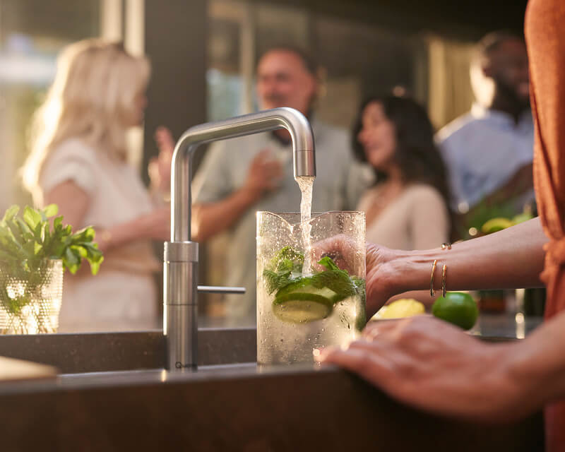 Genieten van gekoeld, bruisend en kokend water uit uw eigen keukenkraan