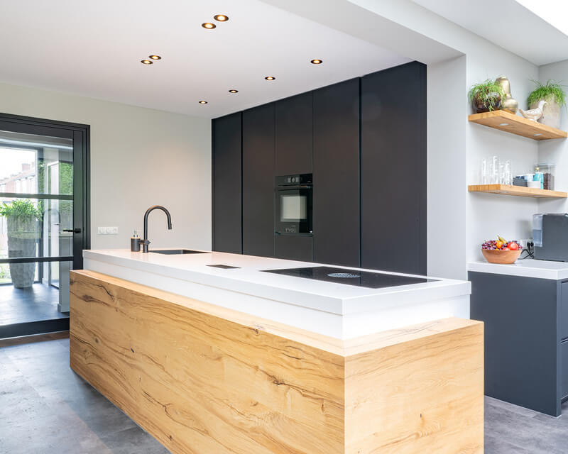 Binnenkijker: Mereno-keuken met modern kookeiland
