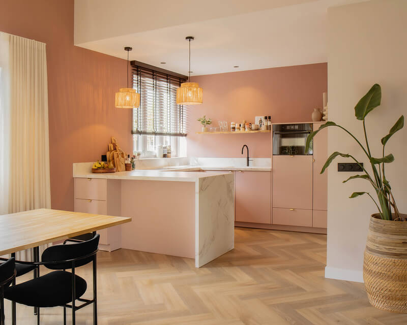 Keuken uitgelicht: roze Mereno Milano