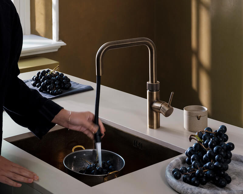 Quooker Flex is er nu ook in messing patina