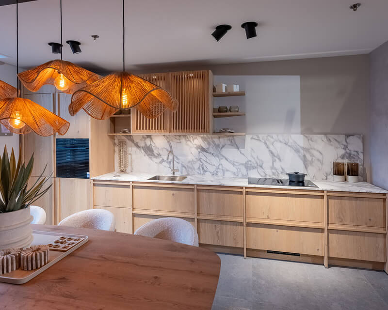 Ontdek de Japandi-trend met deze nieuwe Keller showroomkeuken