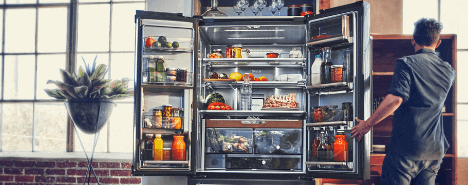 Grote koelkast voor familiekeuken