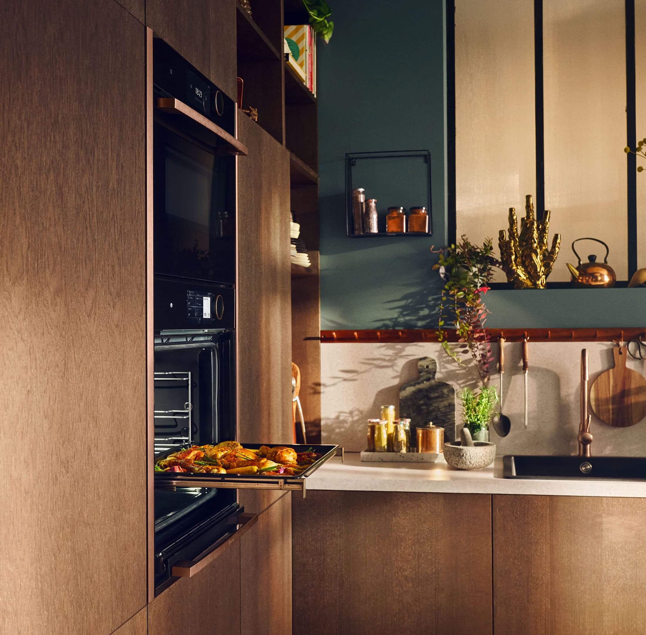 Een Slide & Hide®-oven van NEFF: ruimtebesparend en praktisch.